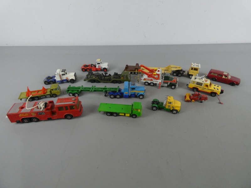 13 Matchbox auto's