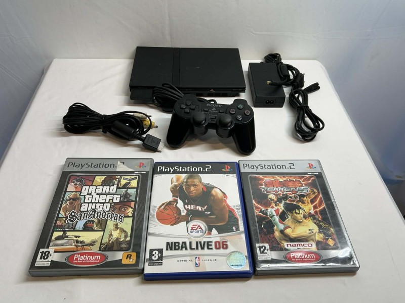 Playstation 2 console + 3 games