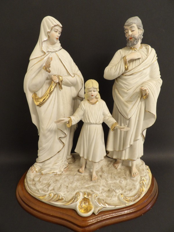 Porseleinen beeld van de Heilige Familie