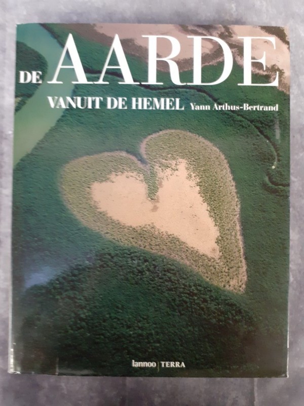Boek: De Aarde vanuit de hemel