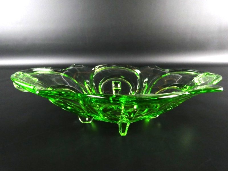 Vintage groen glas schaal - Art Deco stijl