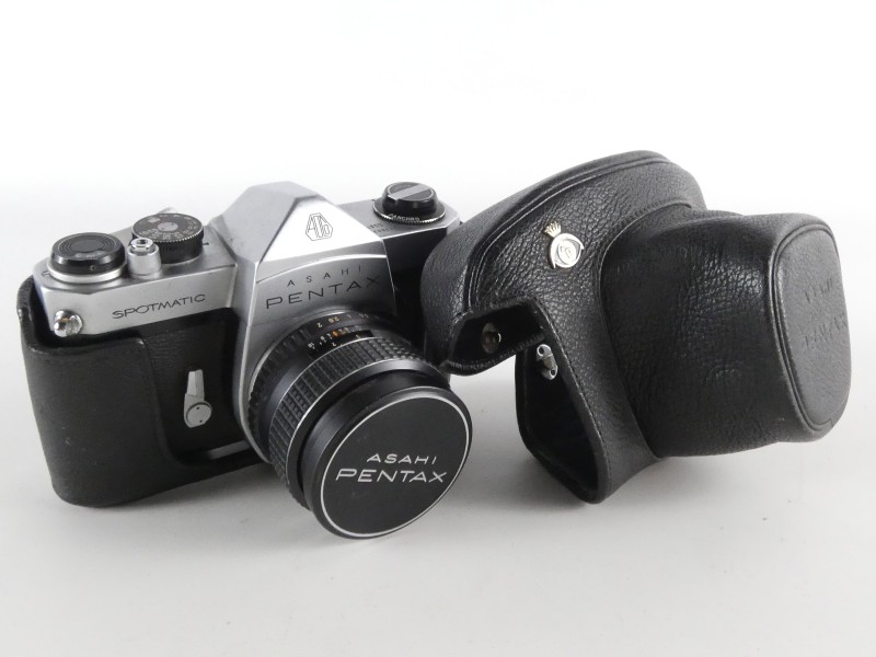 Asahi Pentax Spotmatic + SMC Takumar 55mm f/2 objectief
