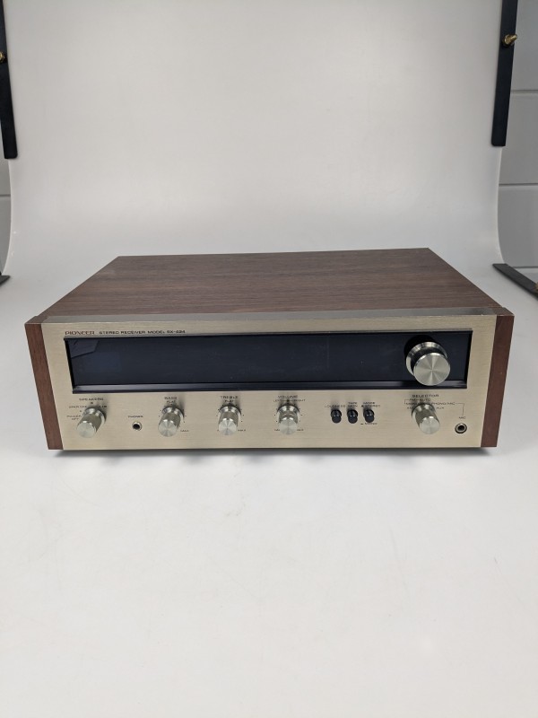 Vintage Pioneer stereo receiver SX-424 – klassiek design