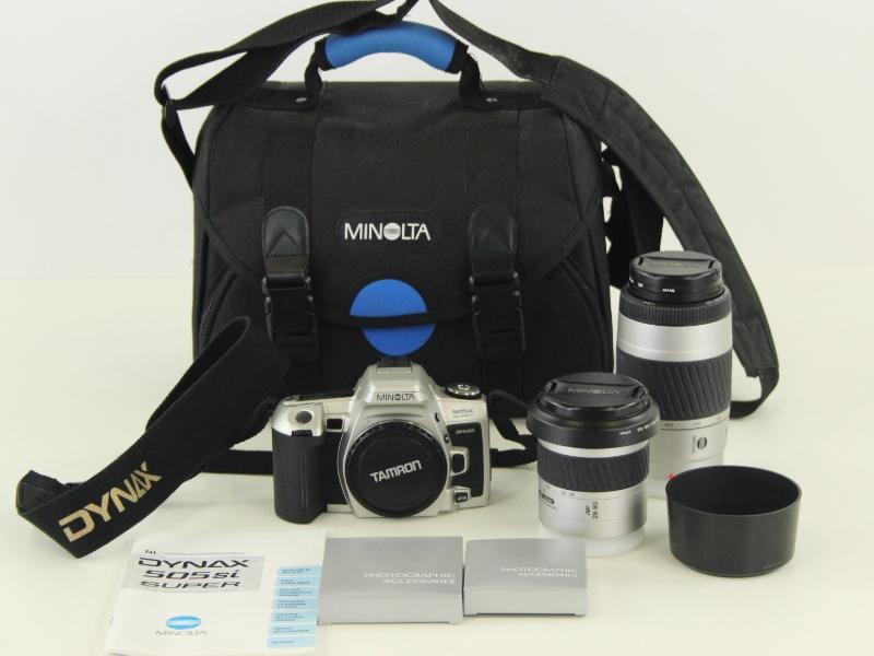 Minolta Dynax 505si Super 35mm camera met toebehoren