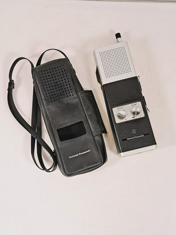 National Panasonic RJ-27E vintage portofoon met draagtas.