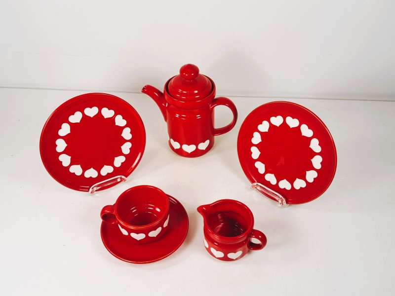 Waechtersbach vintage keramisch koffieservies met hartendecor.