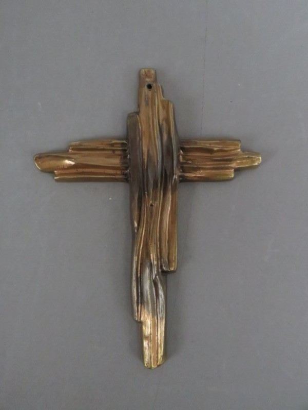 Bronzen kruisbeeld