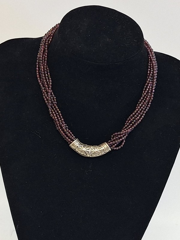 Parelketting bordeaux kleur