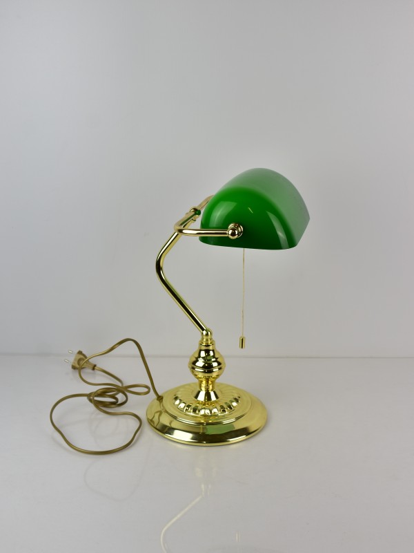 Bankierslamp Eglo 90967 met groene kap en messingkleurige voet.