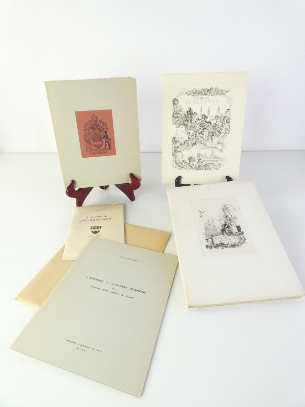 Lot van 5 familiekronieken en genealogieën van De Brouwer