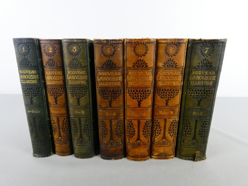 zevendelige set "Nouveau Larousse illustré" encyclopedieën