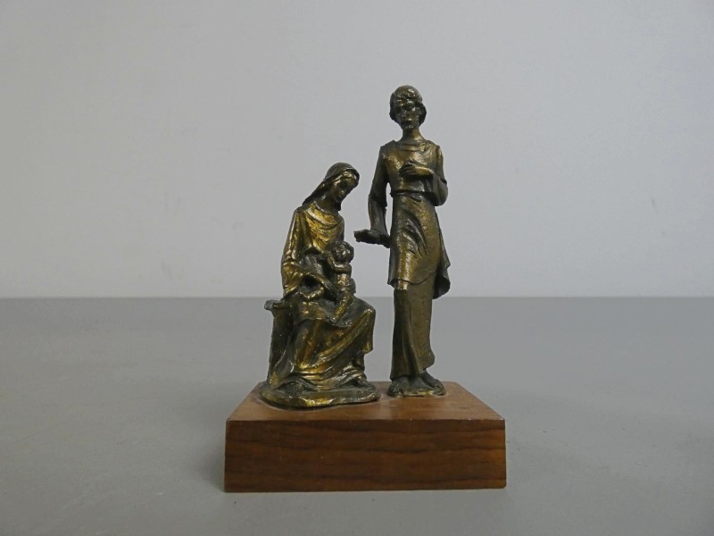 Heilige Familie op houten sokkel