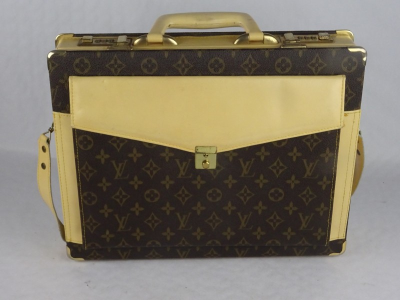 Louis Vuitton gemerkte briefkoffer