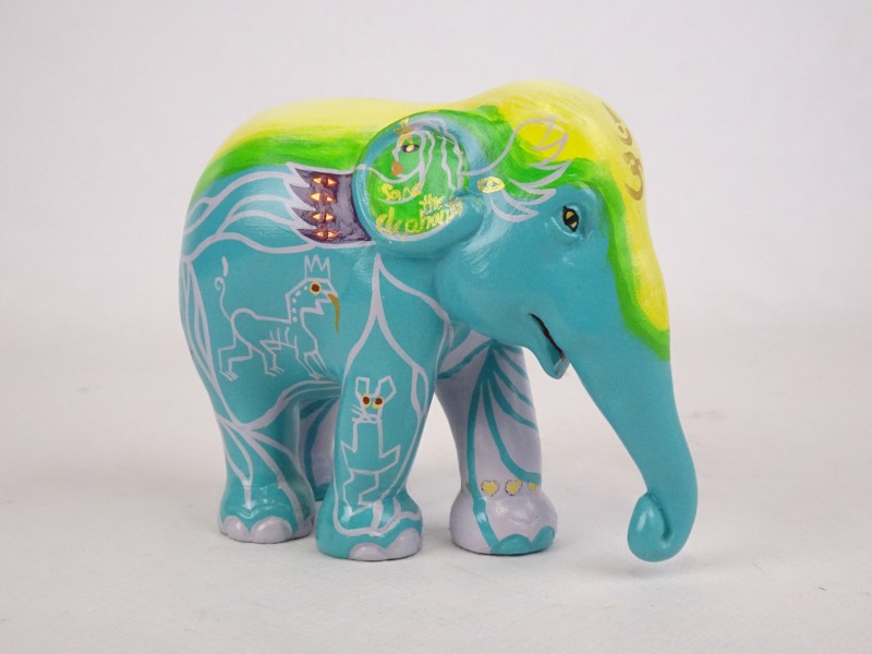 Elephant Parade gemerkt gekleurd olifantje. (Genummerd 184/500 stuks, 9,5 cm hoog.)