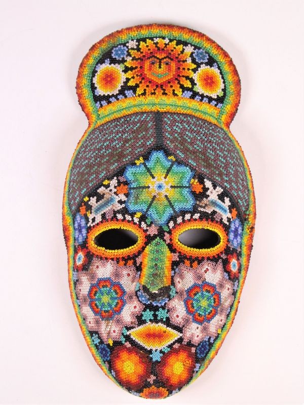 Gangster Ochtend gymnastiek Aan boord Mexicaans masker (kuka) bedekt met duizenden micro-parels - Huichol-kunst -  De Kringwinkel