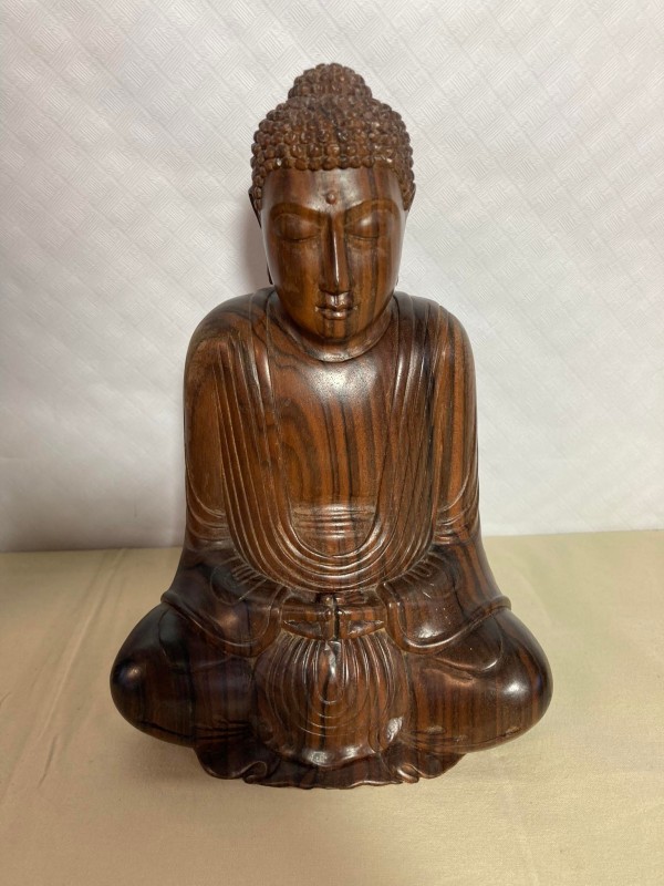 Handgesneden houten Boeddha