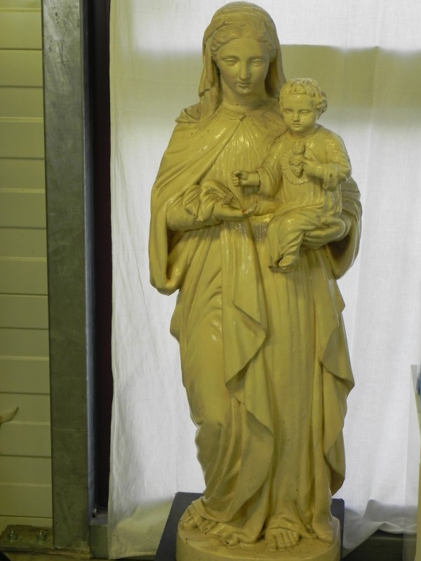Antiek Kerkelijk beeld van Madonna met kind