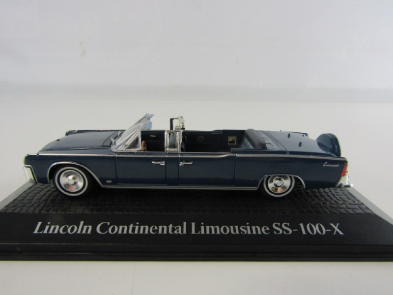 Schaalmodel op Standaard, Lincoln Continental Limousine SS-100-x.