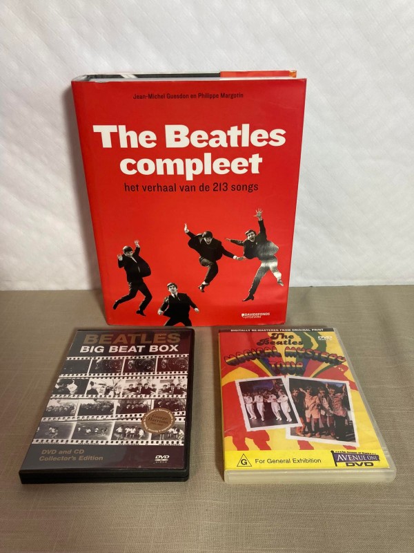 1 boek en 2 dvd's van The Beatles