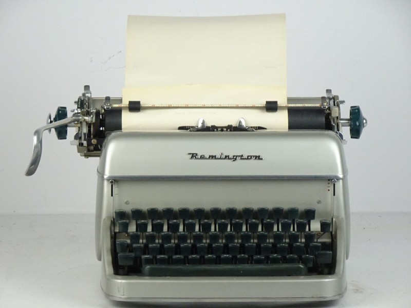 Vintage typmachine gemerkt Remington.