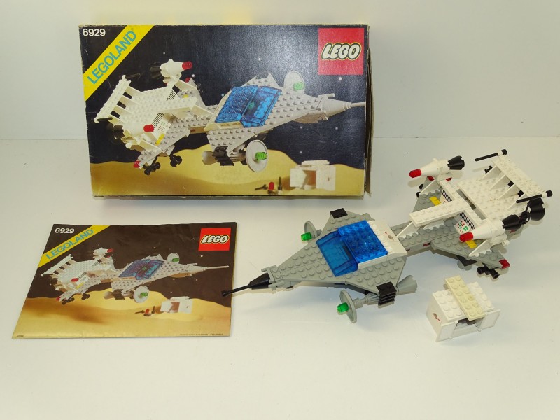 Vintage LEGO 6929 Starfleet Voyager, 1981