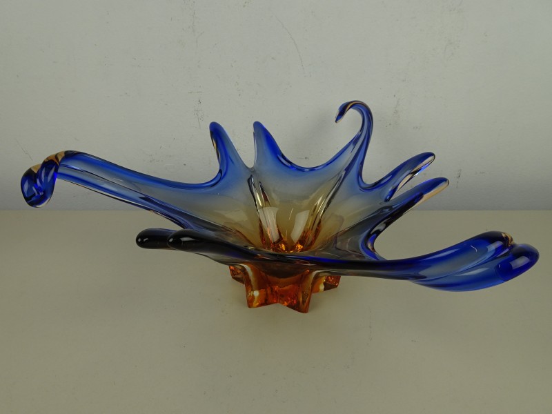 Glazen schaal (Murano-stijl)