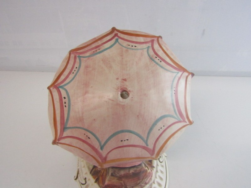 Kermieken beeld, Meisje met Paraplu, Italië