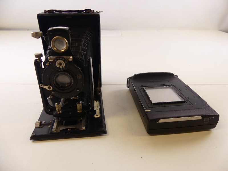 Vintage plaat camera Meyer- Görlitz 135mm + Hasselblad cassette
